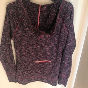 Stretchy pocket hoodie with zip pocket in the back